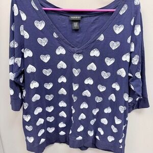 Navy blue Torrid‎ heart shirt with white hearts #heartshirt navy blue, heart